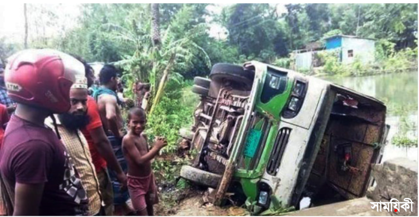 বাস বরিশালে নিয়ন্ত্রণ হারিয়ে উল্টে গেল যাত্রীবাহী বাস, আহত ২০