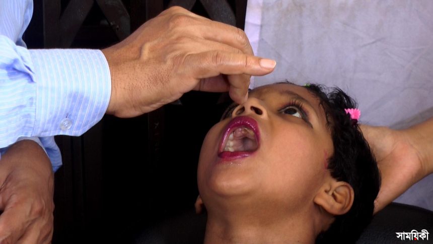 Barishal Photo More than 3 lakhs children would be administrated vitamin A campsule in the district. District Civil Surgeon inaugurating the program at Barishal General Hospital on Saturday2 বরিশালের ১০ উপজেলায় তিন লক্ষাধিক শিশুকে ভিটামিন ‘এ’ ক্যাপসুল খাওয়ানোর কর্মসূচী উদ্বোধন