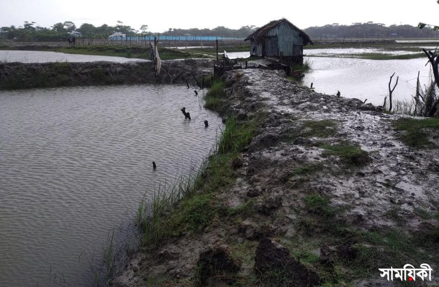 সরকারী খালে বাঁধ সরকারী খালে বাঁধ দিয়ে মাছ চাষ, জলাবদ্ধতায় কয়েক হাজার একর জমি অনাবাদী