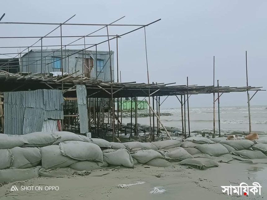 Barishal Photo Illegal encroachment on Kuakata sea beach going on violating order of High Court 1 উচ্চ আদালতের নিষেধাজ্ঞা উপেক্ষা করে কুয়াকাটা সৈকত এলাকায় একের পর এক অবৈধ স্থাপনা নির্মান