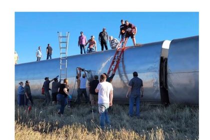 usa train যুক্তরাষ্ট্রে ট্রেন লাইনচ্যুত হয়ে নিহত ৩, আহত ৫০