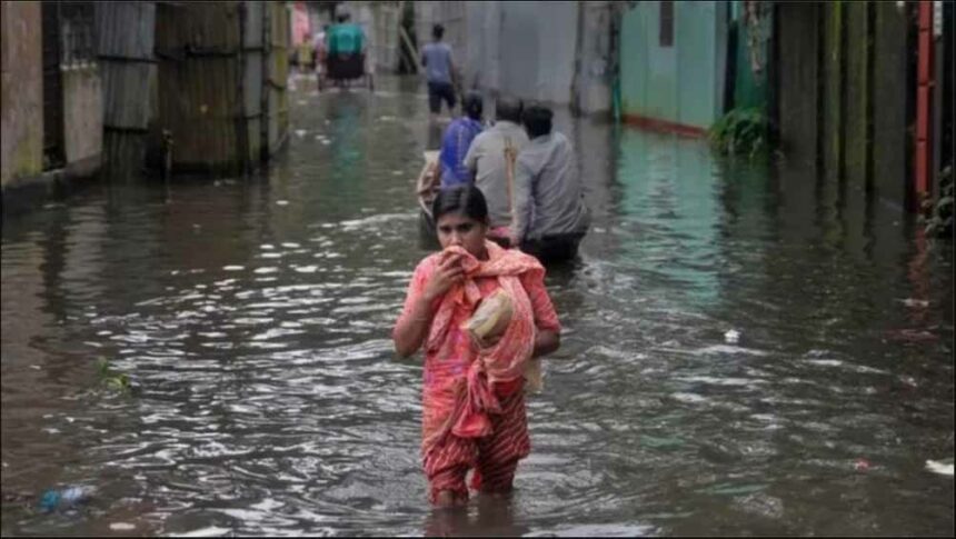 টানা বৃষ্টিপাত ও ভারত থেকে উজানের পানিতে বাংলাদেশে বন্যার আশঙ্কা