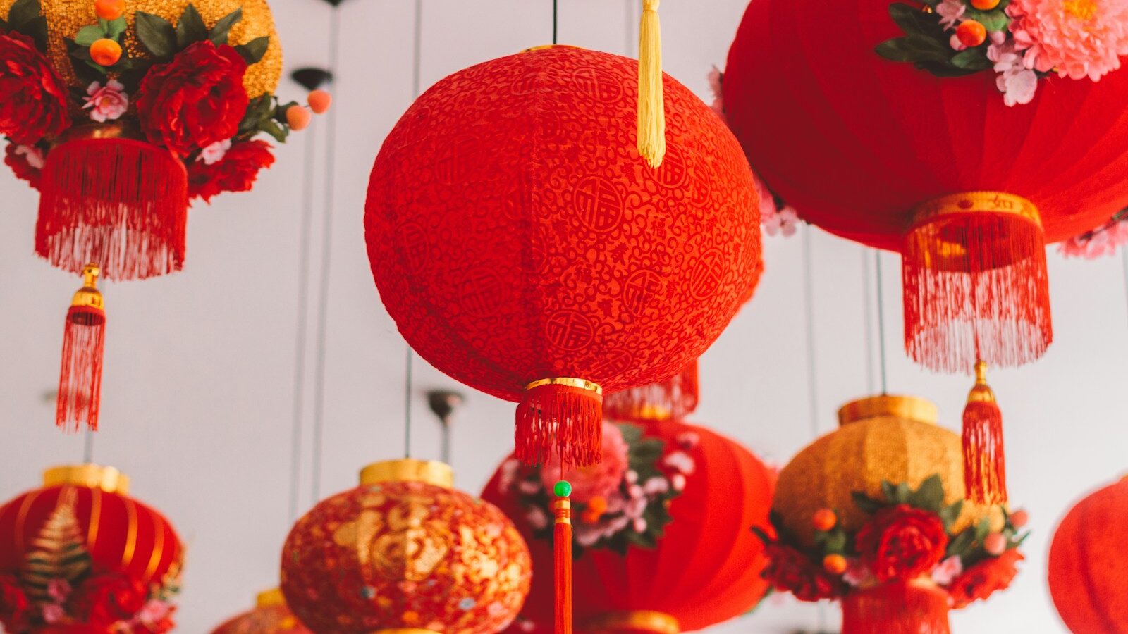 hanged red ball lantern